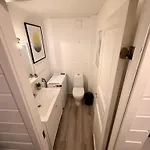 Recently Renovated House In The Heart Of Tromsdalen アパート *