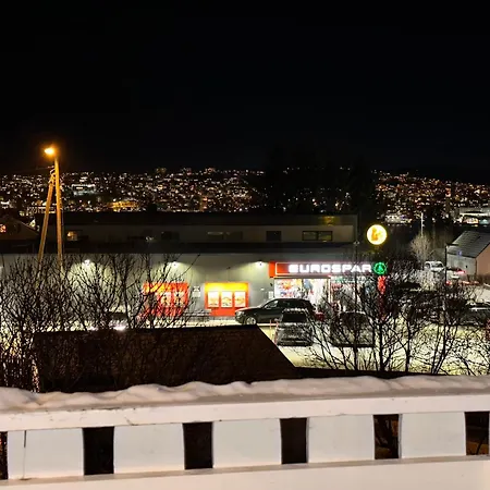 Recently Renovated House In The Heart Of Tromsdalen Апартаменты Тромсё