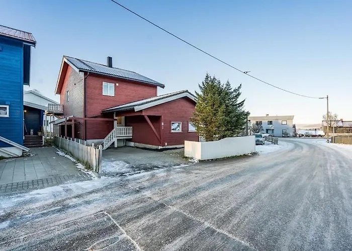 Recently Renovated House In The Heart Of Tromsdalen アパート