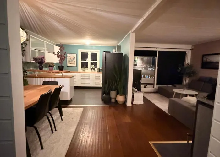 アパート Recently Renovated House In The Heart Of Tromsdalen トロムソ
