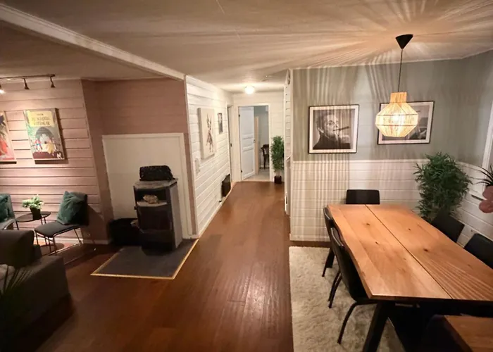 Recently Renovated House In The Heart Of Tromsdalen Апартаменты Тромсё