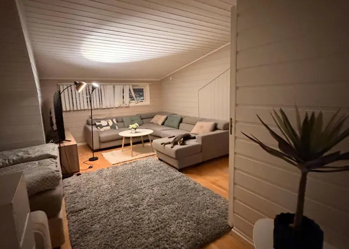 Recently Renovated House In The Heart Of Tromsdalen Апартаменты *